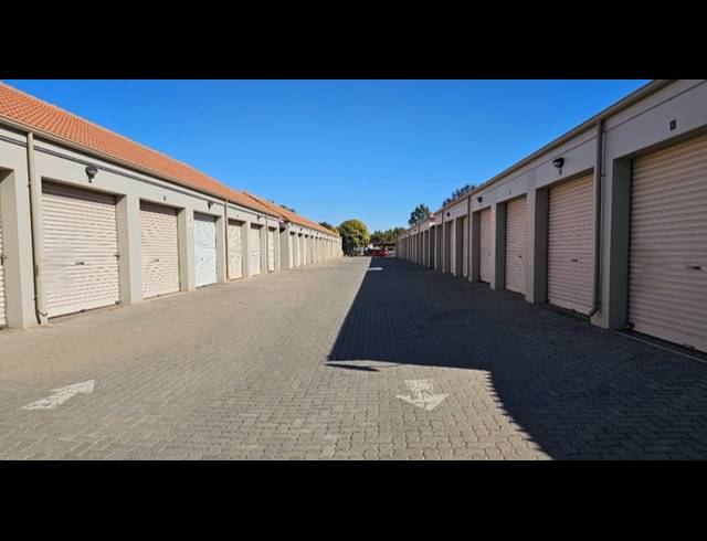 2 BEDROOM APARTMENT FOR SALE IN VANDERBIJLPARK SW 5